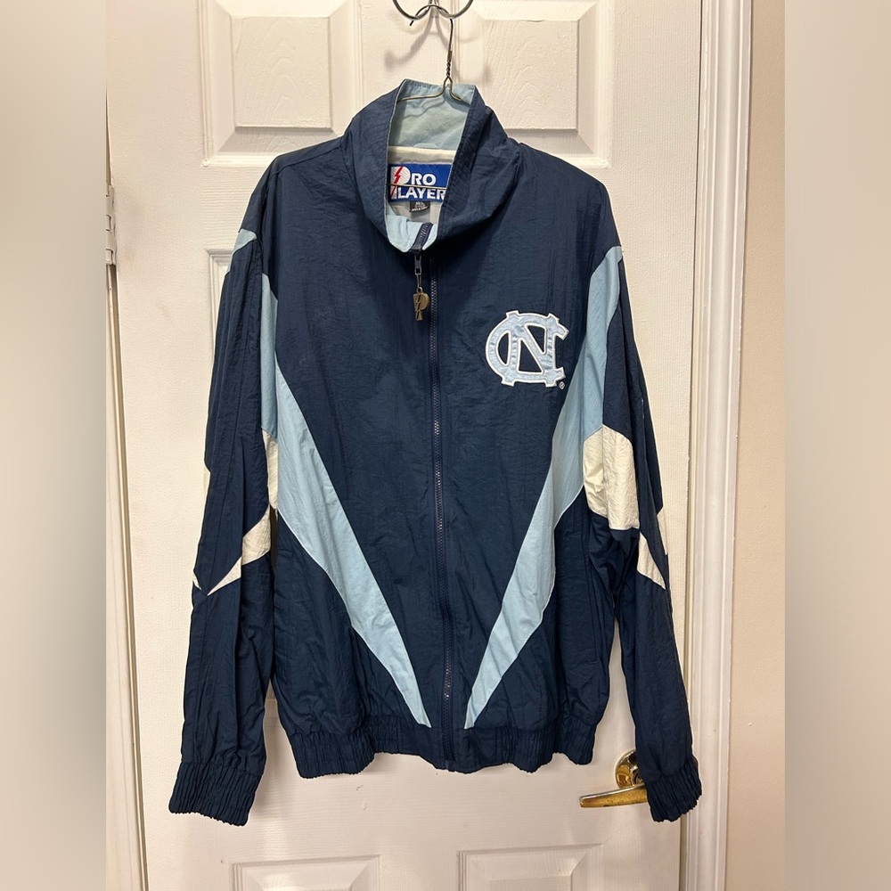 Pro Player vintage North Carolina windbreaker jacket large